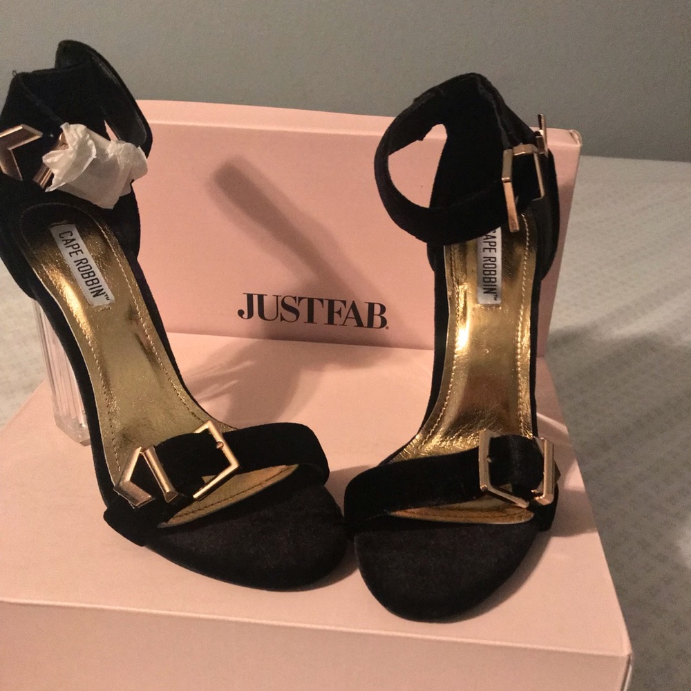 Heels - Picture 3 of 4